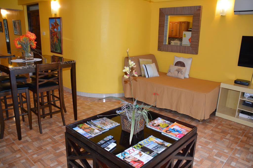 Seacastles By The Beach/Pool Montego Bay Exterior photo